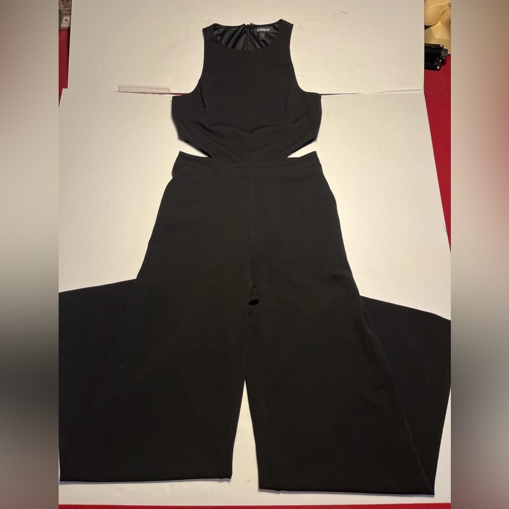 NWOT Express Women Cut Out Jumpsuit With Pockets, Black